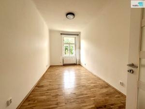 Pronájem bytu 2+kk, Praha - Nusle, Svatoplukova, 43 m2
