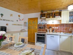 Prodej rodinného domu, Jeviněves, 90 m2