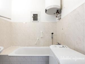 Pronájem bytu 1+1, Praha - Břevnov, Nad Kajetánkou, 46 m2