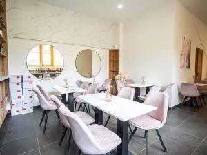 Prodej obchodního prostoru, Lednice, 21. dubna, 55 m2