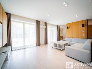 Pronájem bytu 4+kk, Praha - Karlín, Za Karlínským přístavem, 150 m2