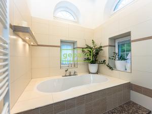 Prodej rodinného domu, Bečov nad Teplou, Na Zelené, 231 m2