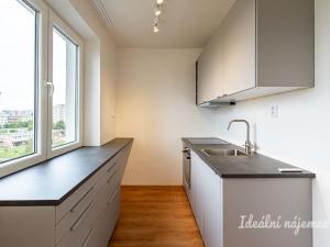 Pronájem bytu 3+1, Praha, Hrusická, 71 m2