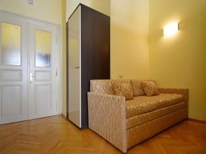 Pronájem bytu 1+kk, Praha - Nové Město, Hálkova, 35 m2
