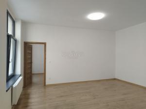 Prodej komerční nemovitosti, Karlovy Vary, Jaltská, 200 m2