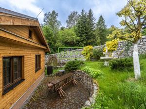 Prodej ubytování, Bečov nad Teplou, Na Zelené, 231 m2