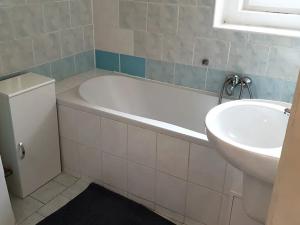 Pronájem bytu 1+1, Teplice, U Vlastního krbu, 48 m2