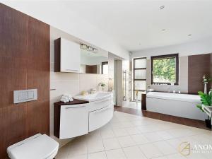 Prodej rodinného domu, Praha - Dolní Počernice, Bakurinova, 395 m2
