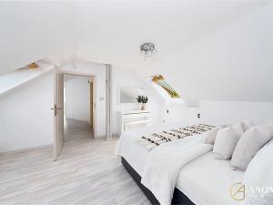 Prodej rodinného domu, Praha - Dolní Počernice, Bakurinova, 395 m2