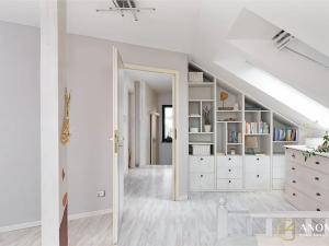 Prodej rodinného domu, Praha - Dolní Počernice, Bakurinova, 395 m2