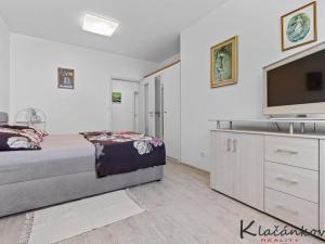 Prodej bytu 2+kk, Zlín - Malenovice, třída Svobody, 64 m2