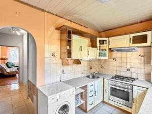 Prodej bytu 3+1, Ostrov, Kollárova, 71 m2