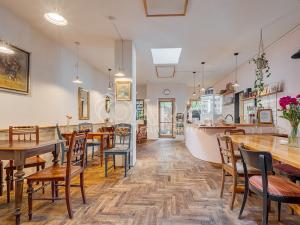 Prodej činžovního domu, Dobříš, Mírové náměstí, 450 m2