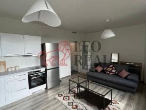 Pronájem bytu 1+kk, Praha - Modřany, Komořanská, 35 m2
