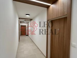 Pronájem bytu 1+kk, Praha - Modřany, Komořanská, 35 m2