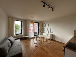 Pronájem bytu 1+kk, Praha - Modřany, Komořanská, 35 m2