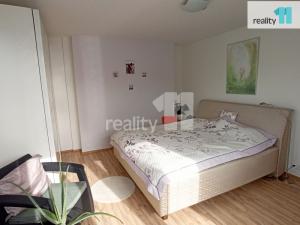 Pronájem bytu 2+kk, Praha - Holešovice, Tusarova, 73 m2