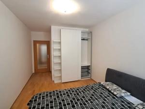 Pronájem bytu 2+kk, Praha - Libeň, Kovanecká, 56 m2