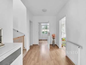 Pronájem rodinného domu, Mukařov, Kopretinová, 140 m2