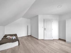 Pronájem rodinného domu, Mukařov, Kopretinová, 140 m2