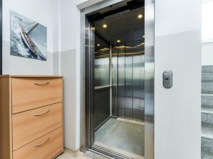 Prodej bytu 2+1, Praha - Hlubočepy, Renoirova, 43 m2
