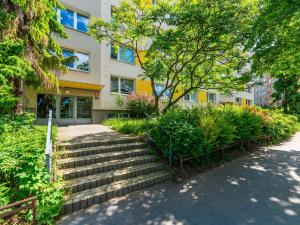 Prodej bytu 2+1, Praha - Hlubočepy, Renoirova, 43 m2