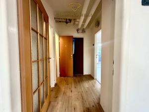 Pronájem obchodního prostoru, Praha, Nedvězská, 71 m2