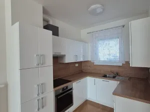 Pronájem rodinného domu, Jenštejn, Zlatnická, 90 m2