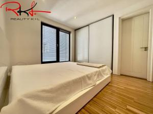 Pronájem bytu 3+kk, Praha - Karlín, 127 m2