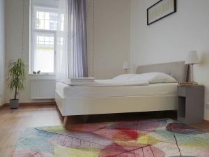 Pronájem bytu 2+1, Praha - Vyšehrad, Neklanova, 60 m2