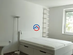 Pronájem bytu 1+kk, Olomouc, U stadionu, 35 m2