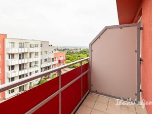 Pronájem bytu 1+kk, Praha, Farkašova, 32 m2