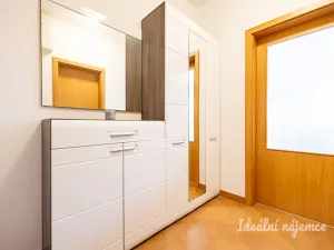 Pronájem bytu 1+kk, Praha, Farkašova, 32 m2