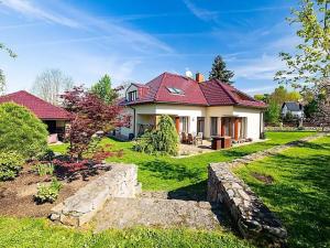 Prodej rodinného domu, Praha - Lipence, U lip, 280 m2