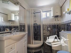Prodej rodinného domu, San Miguel de Salinas, Španělsko, Calle La Cenia, 99 m2
