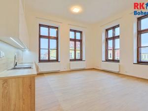 Pronájem bytu 1+kk, Český Brod, nám. Arnošta z Pardubic, 39 m2
