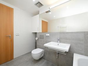 Pronájem kanceláře, Praha - Liboc, Evropská, 33 m2