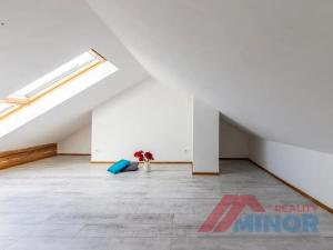 Pronájem bytu 3+1, Slaný, Husova, 93 m2