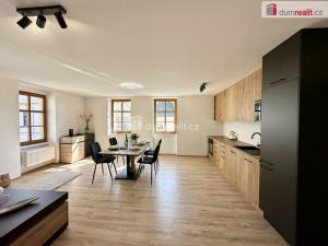 Prodej bytu 2+kk, Horní Blatná, náměstí Sv. Vavřince, 60 m2