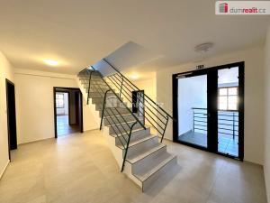 Prodej bytu 2+kk, Horní Blatná, náměstí Sv. Vavřince, 60 m2