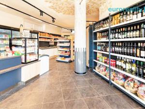 Pronájem obchodního prostoru, Praha, Sluneční náměstí, 80 m2
