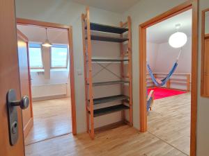Pronájem bytu 2+kk, Praha, Domažlická, 62 m2
