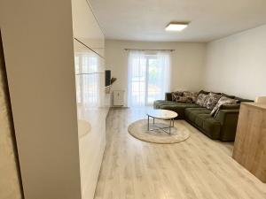 Pronájem bytu 1+kk, Hustopeče, Vinařská, 42 m2