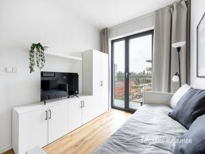 Pronájem bytu 1+kk, Praha - Kyje, Za černým mostem, 27 m2