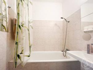 Pronájem bytu 3+kk, Praha - Holešovice, Dělnická, 76 m2