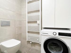 Pronájem bytu 2+kk, Praha - Řepy, Laudova, 58 m2