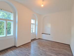 Prodej bytu 4+1, Karlovy Vary, Zámecký vrch, 118 m2