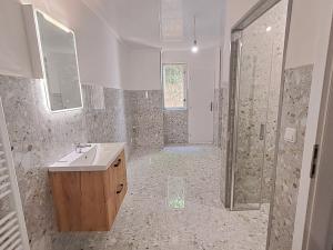 Prodej bytu 4+1, Karlovy Vary, Zámecký vrch, 118 m2
