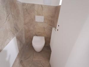 Prodej bytu 4+1, Karlovy Vary, Zámecký vrch, 118 m2