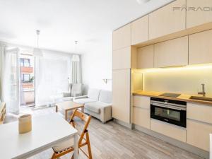 Pronájem bytu 1+kk, Praha - Holešovice, Jateční, 37 m2